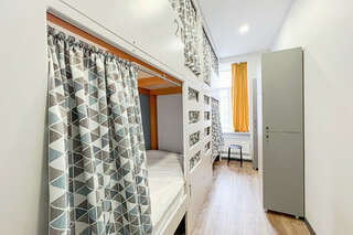 Хостел Друзья Граффити Санкт-Петербург Общий 4-местный номер для мужчин-3