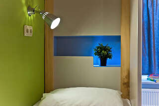 Хостел Друзья Граффити Санкт-Петербург Двухместный номер с 1 кроватью и собственной ванной комнатой-2