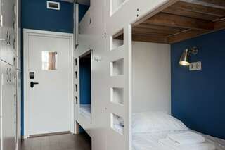 Хостел Друзья Граффити Санкт-Петербург Общий 6-местный номер для мужчин и женщин-2