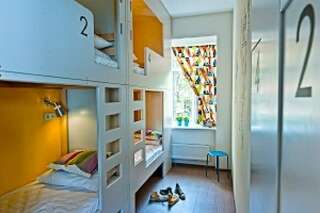 Хостел Друзья Граффити Санкт-Петербург Общий 4-местный номер для мужчин-2
