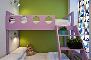 Хостел Друзья Граффити Санкт-Петербург Общий номер для женщин с 6 кроватями-3